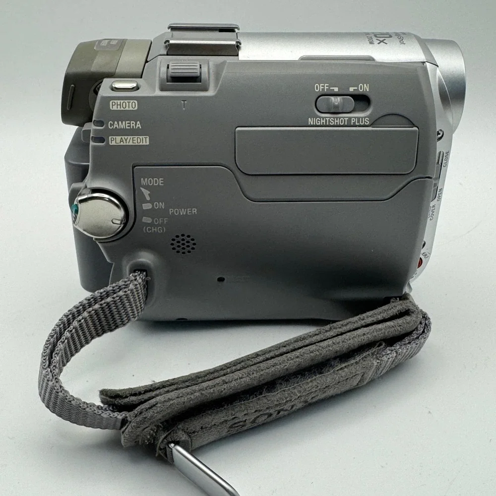 Sony Handycam DCR-HC20 MiniDV Digital Camcorder Carl Zeiss For Parts or Repair‎
